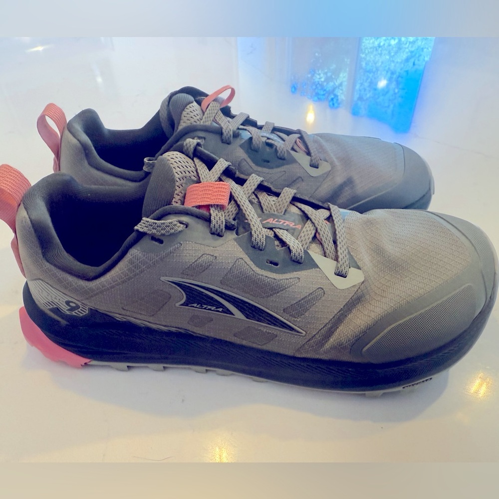 Altra Women's Lone Peak Trail Runners Dusty Olive - Picture 2 of 9